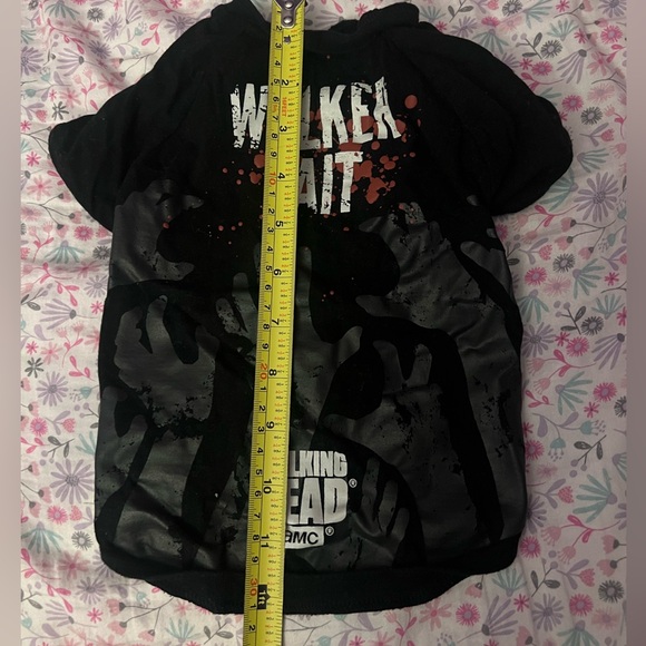 Crowded Coop The Walking Dead "Walker Bait" Dog Shirt, Medium - Picture 7 of 7